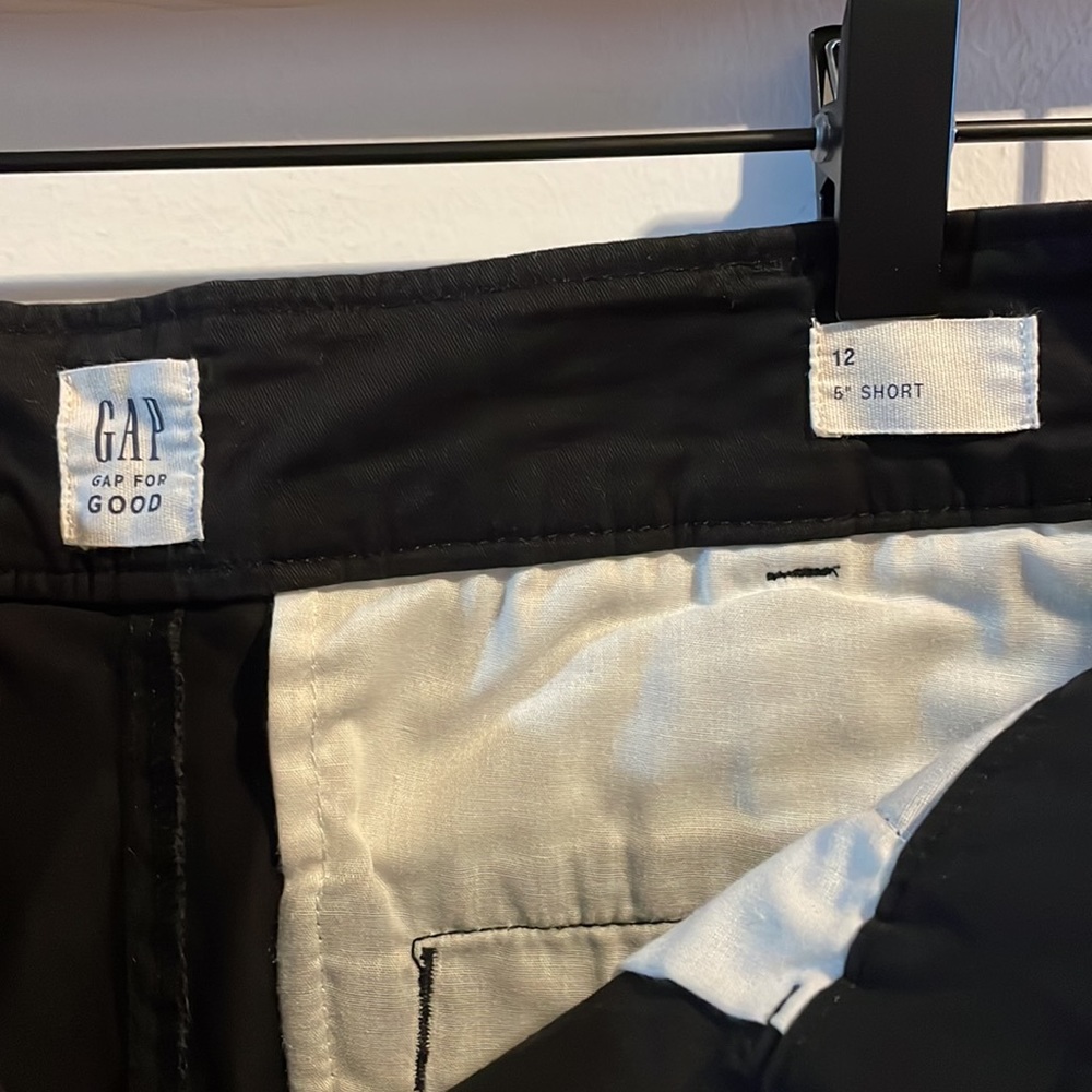 Gap Women’s Shorts. Size 12 - Picture 2 of 3